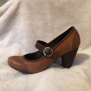 Brown Mary Janes with Heal
